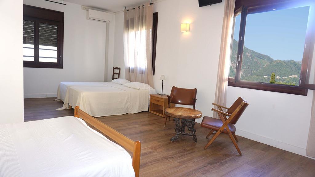 Costa Hotel 2*